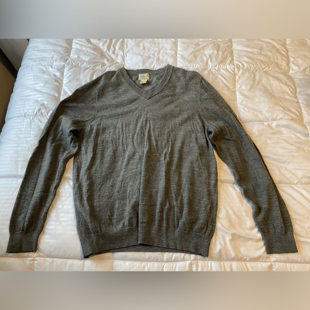 L.L. Bean 100% Merino Wool Crewneck Size L